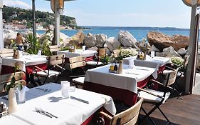 Apartments & Rooms Riva